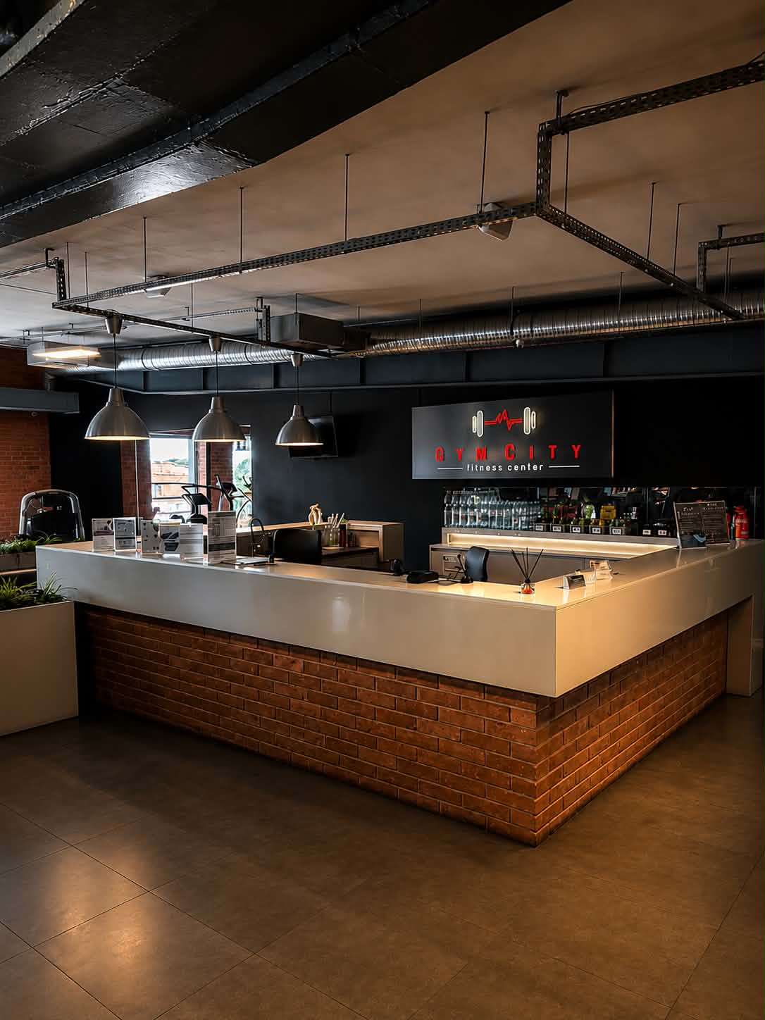 Recepcja i bar klubu Gym City